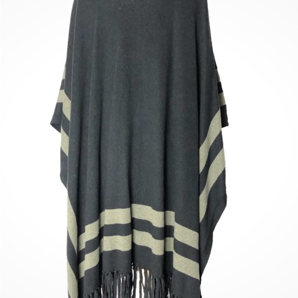 Bailey/44 Open Front Cape/Shawl/Poncho - Picture 6 of 6